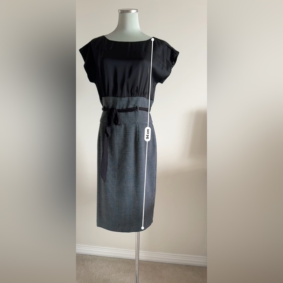 Very Classy and Beautiful Dress - Picture 7 of 7